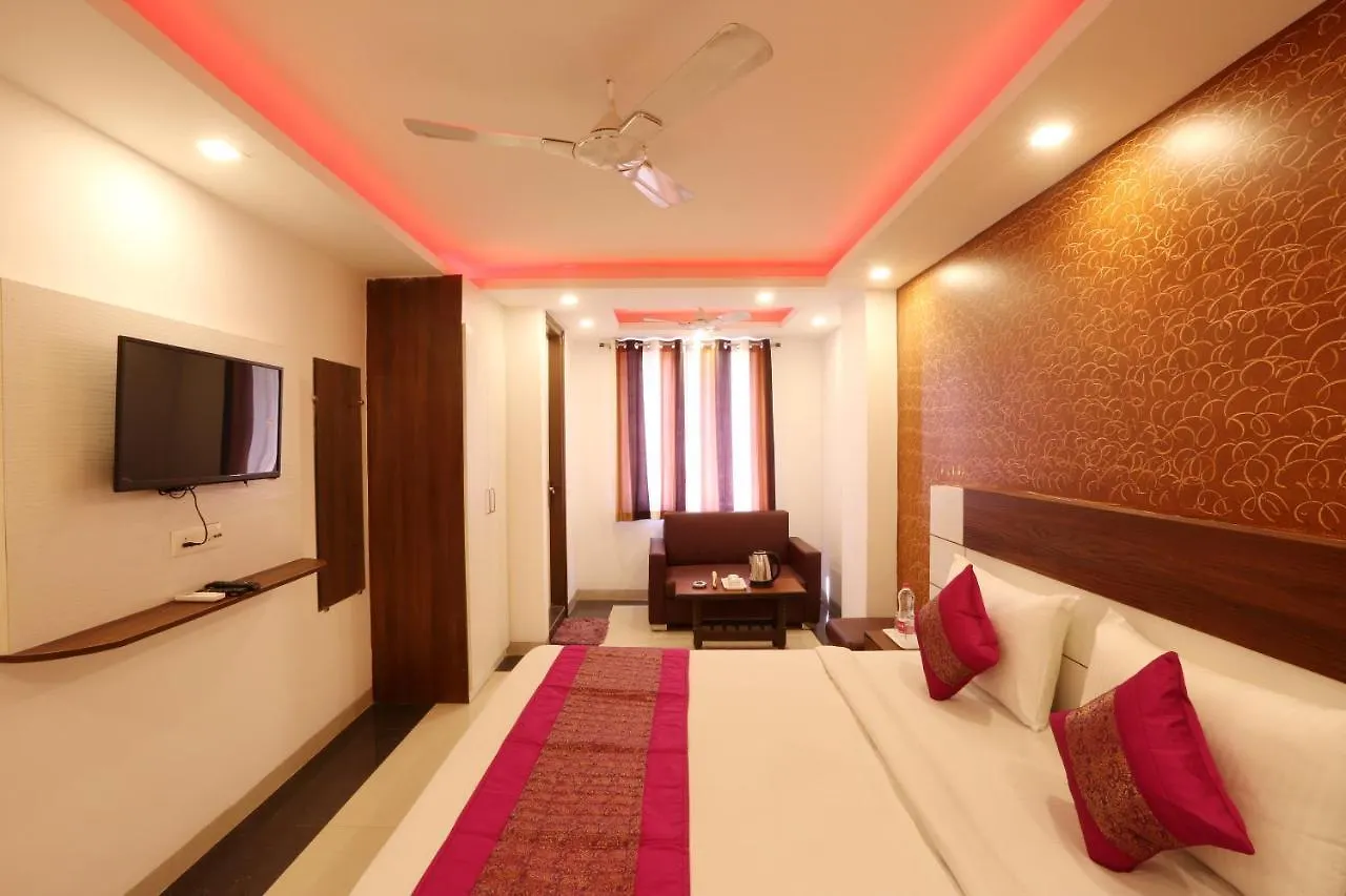 Hotel Sky Wood At Airport New Delhi
