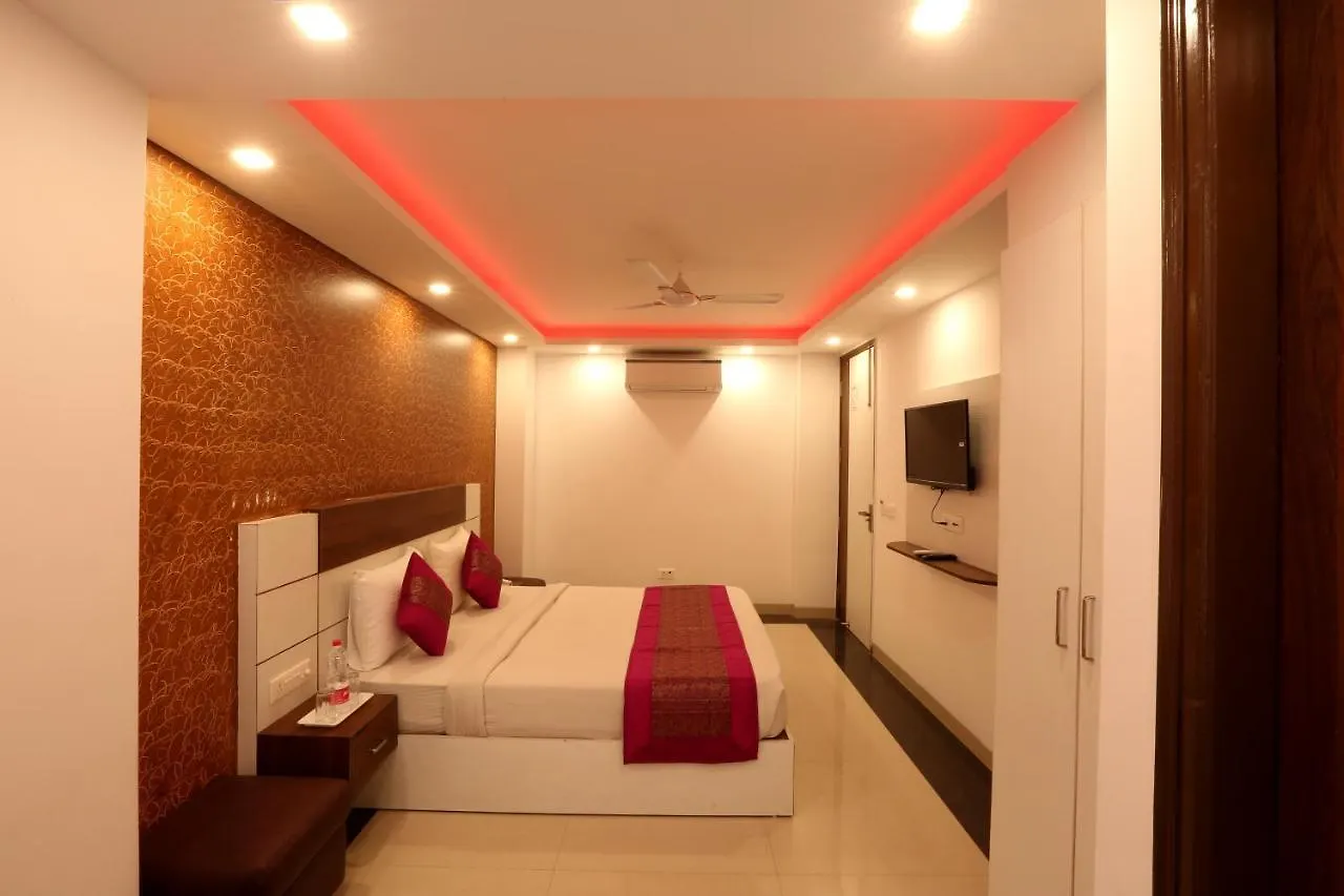 Hotel Sky Wood At Airport New Delhi